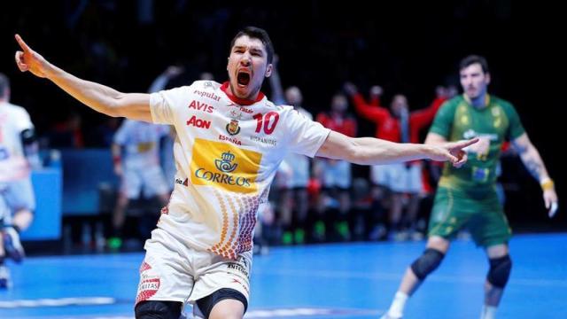 Alex Dujshebaev celebra su gol ante Brasil.