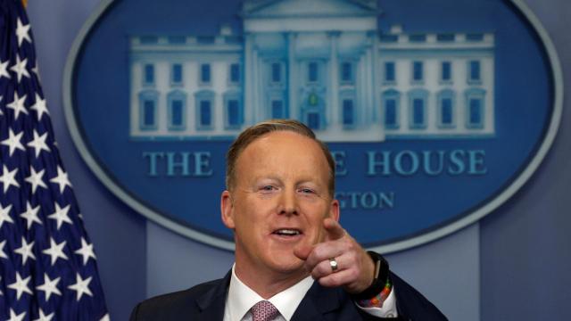 Sean Spicer, durante la rueda de prensa en la que ha aclarado los problemas de la web