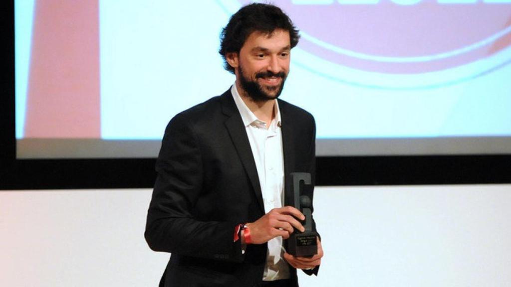 Llull recibe el premio Gigante Nacional.