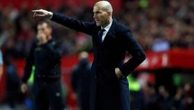 El Real Madrid elimina la cruz del escudo en un contrato de ropa en Oriente  Próximo