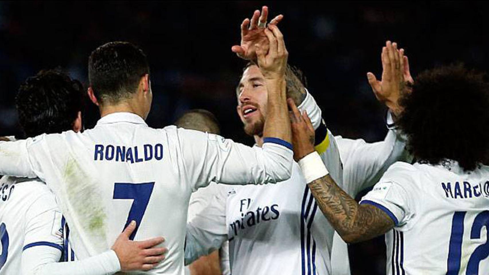 El Madrid celebra un gol