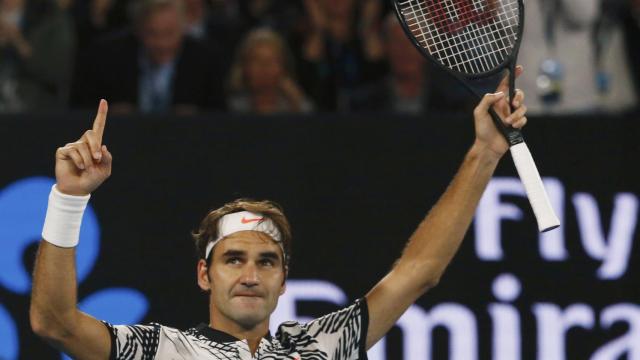 Roger Federer celebra el pase a la final del Open de Australia.