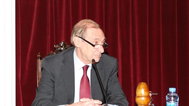 Manuel Aznar, durante la conferencia en la Real Academia de Jurisprudencia