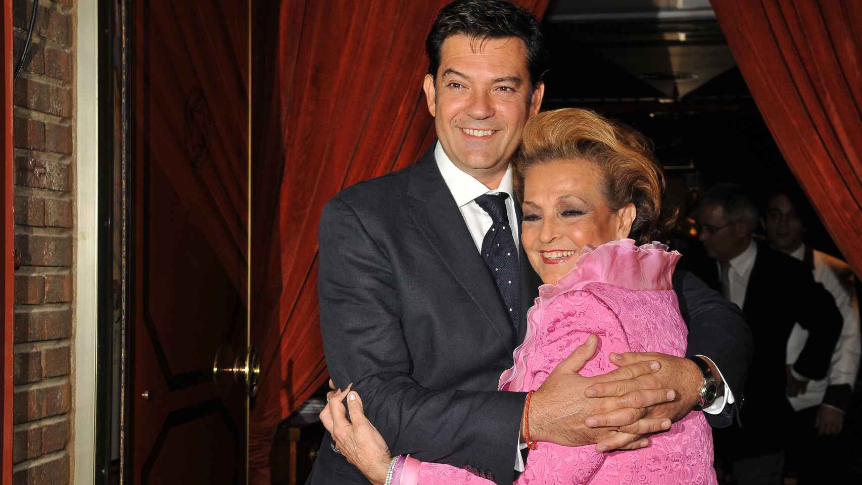 Carmen Sevilla con su único hijo, Augusto Algueró
