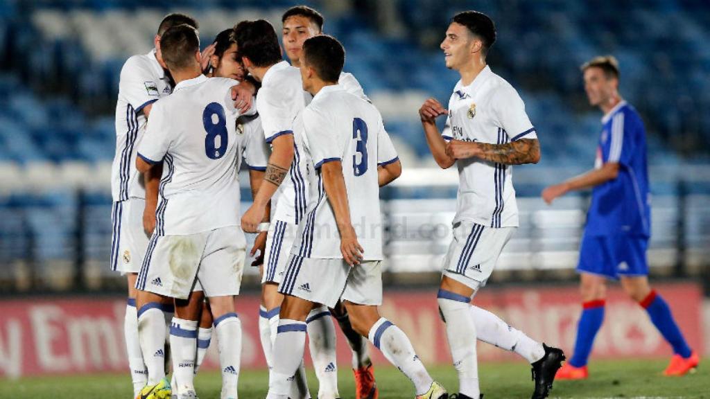 El Castilla celebra un gol frente al Amorebieta