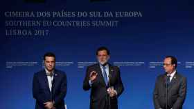Tsipras, Rajoy y Hollande, este sábado en Lisboa.