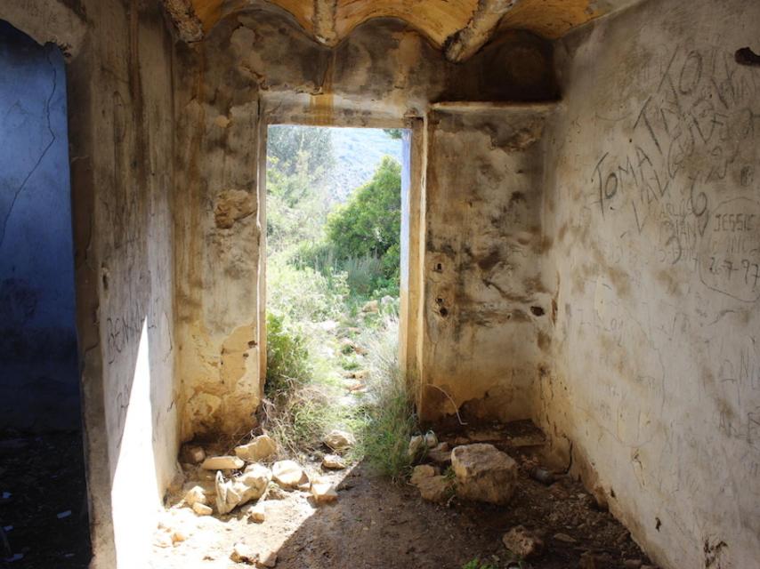 Interior de la caseta de La Romana en la que fueron violadas y torturadas las tres niñas