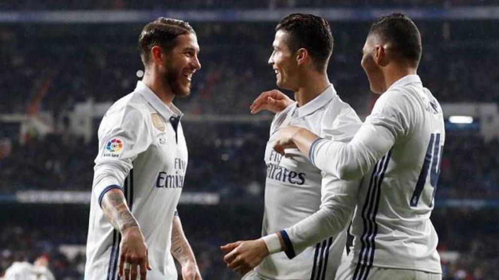 Los jugadores del Real Madrid celebrando un gol