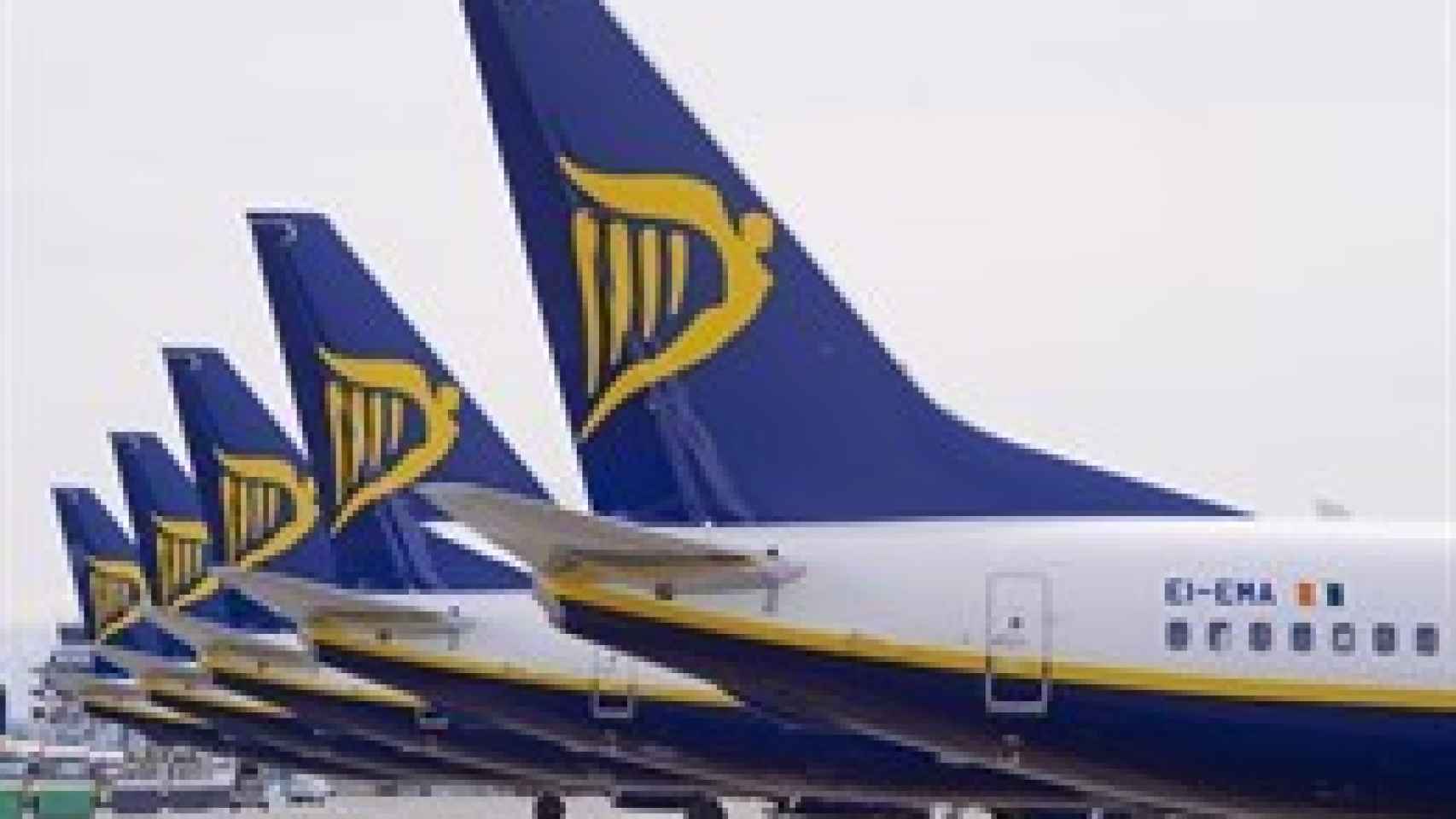 Imagen de archivo de la cola de aviones de Ryanair
