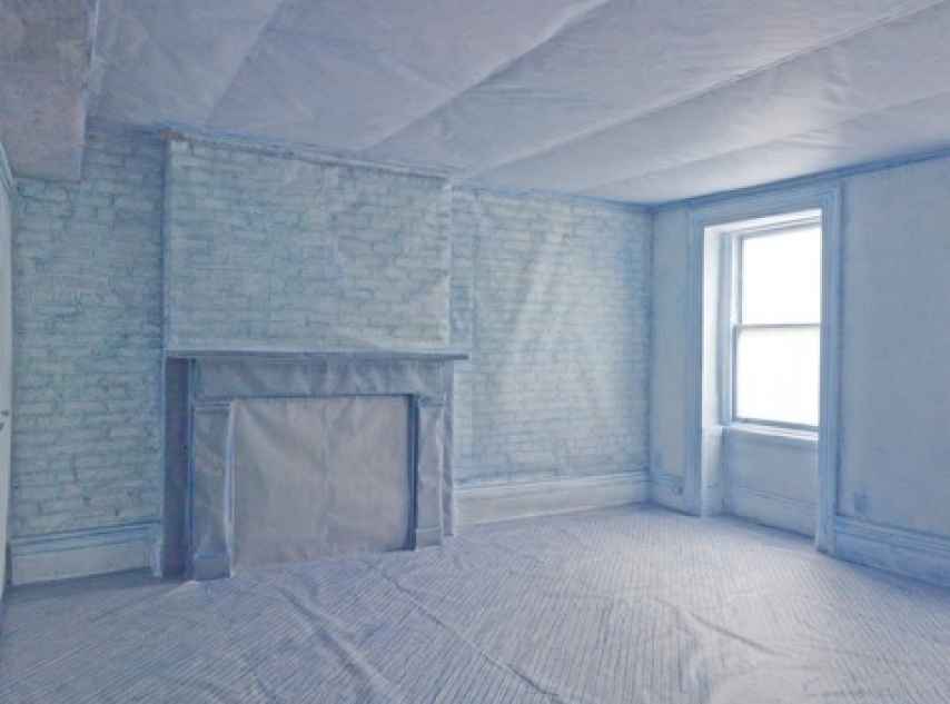La habitación de Suh en Chelsea cubierta de papel calco.