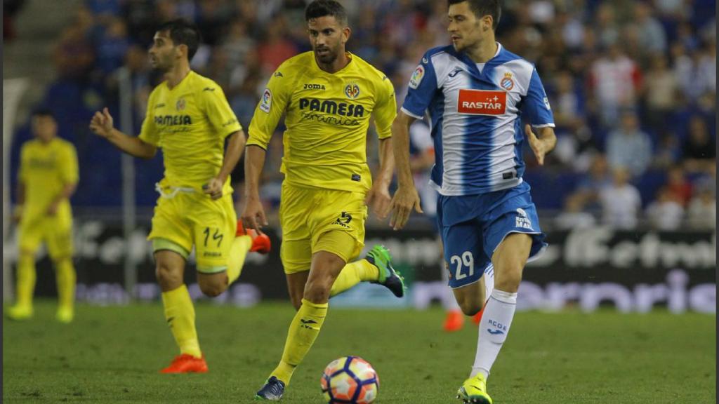 Aarón Martín frente al Villarreal. Foto: Twitter @RCDEspanyol