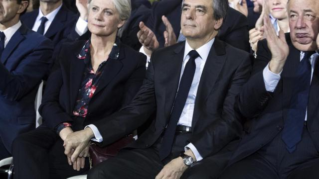 Fillon y su mujer Penelope, en un acto electoral esta semana