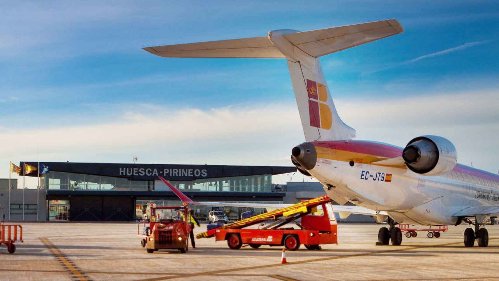 Imagen de la pista del quebrado aeropuerto de Huesca.