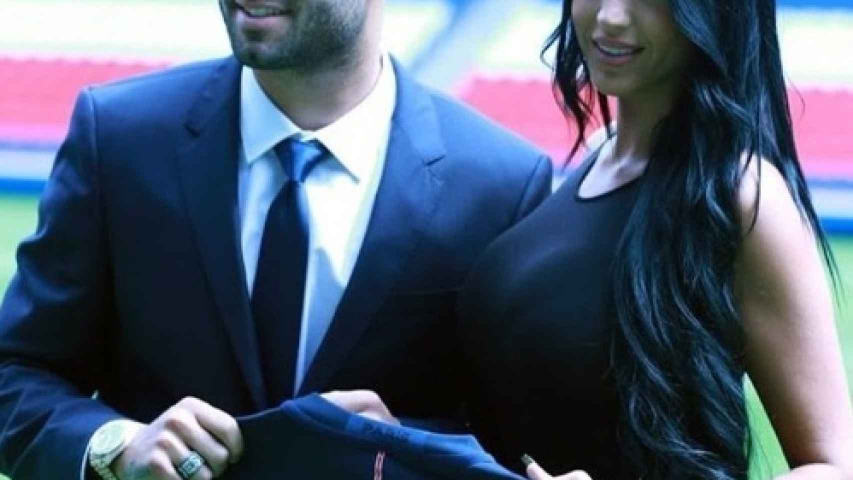 El futbolista Jesé Rodríguez junto a su pareja Aurah.