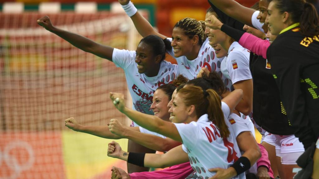 Selección de balonmano femenino en una imagen de archivo.