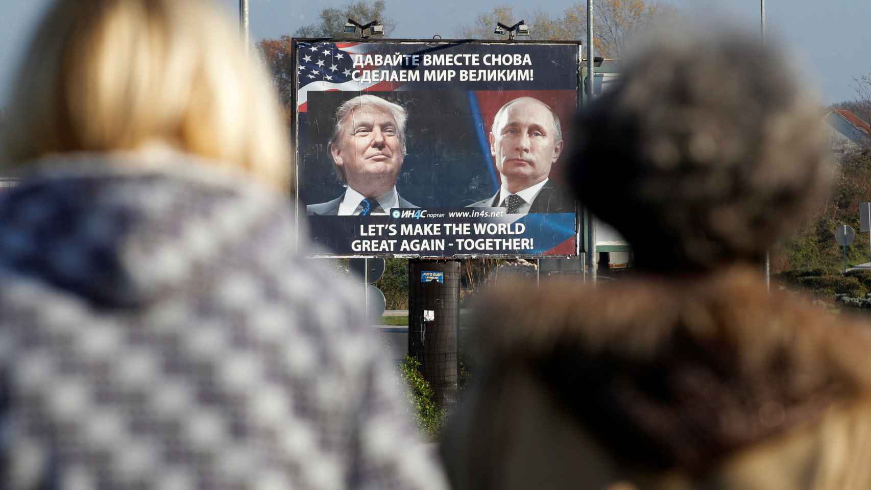 Cartel publicitario de Trump y Putin en Danilvograd, Montenegro