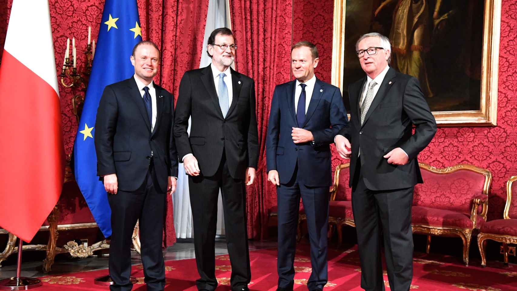Rajoy, recibido por Juncker, Tusk y el primer ministro maltés, Joseph Muscat