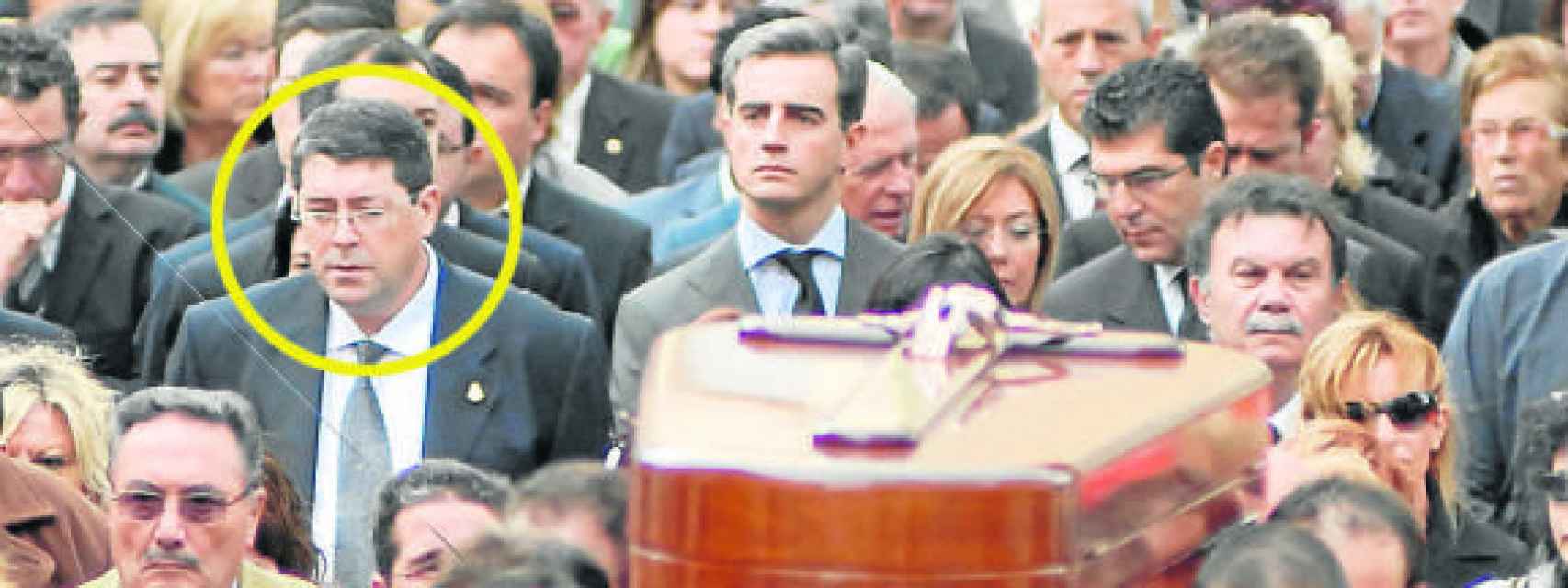 Juan Cano participó en el funeral de su antecesor en la alcaldía de Polop.