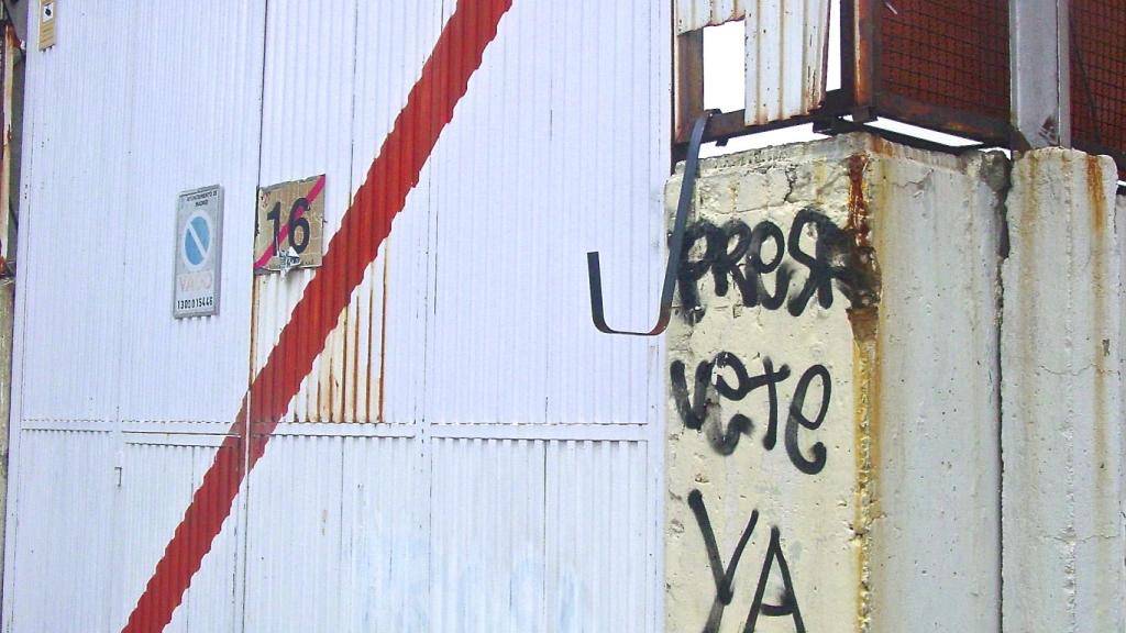 Exteriores del estadio de Vallecas.