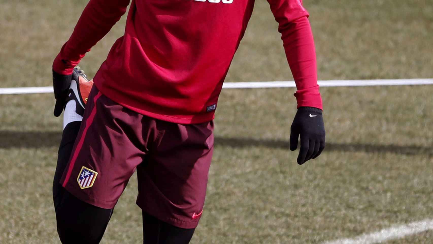 Lucas Hernández se entrena con el Atlético de Madrid.