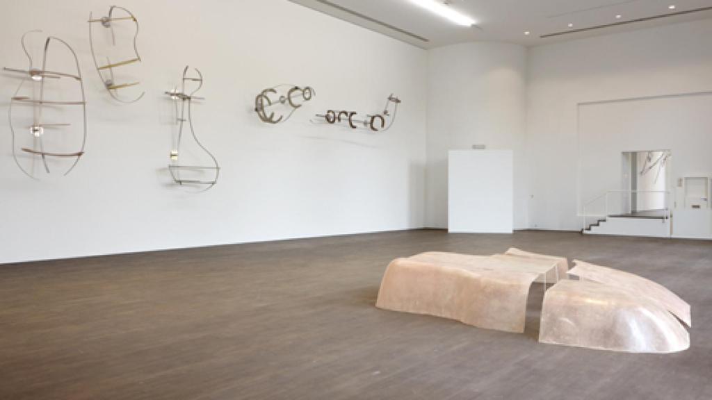 Image: Nairy Baghramian, en carne y hueso