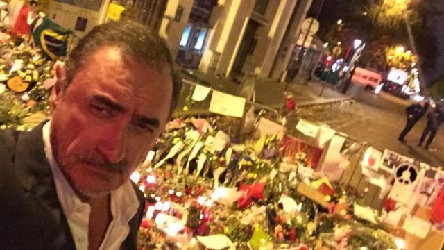 El periodista fue muy criticado tras retratarse junto a los homenajes a los asesinados en Bataclán.