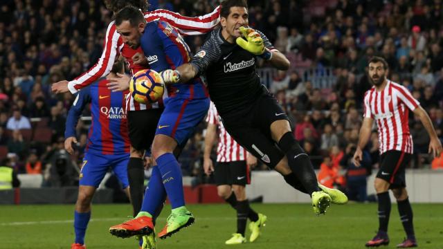 Iraizoz en un momento del partido ante el Barcelona.