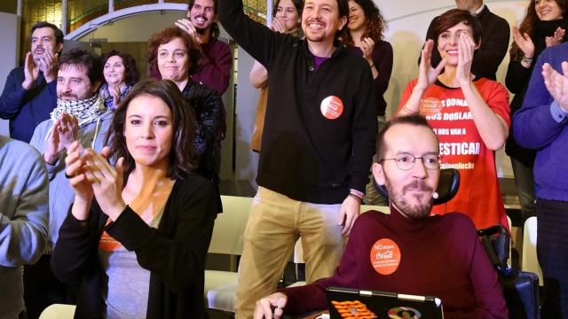 Pablo Iglesias, junto a miembros de su lista como Irene Montero o Pablo Echenique.