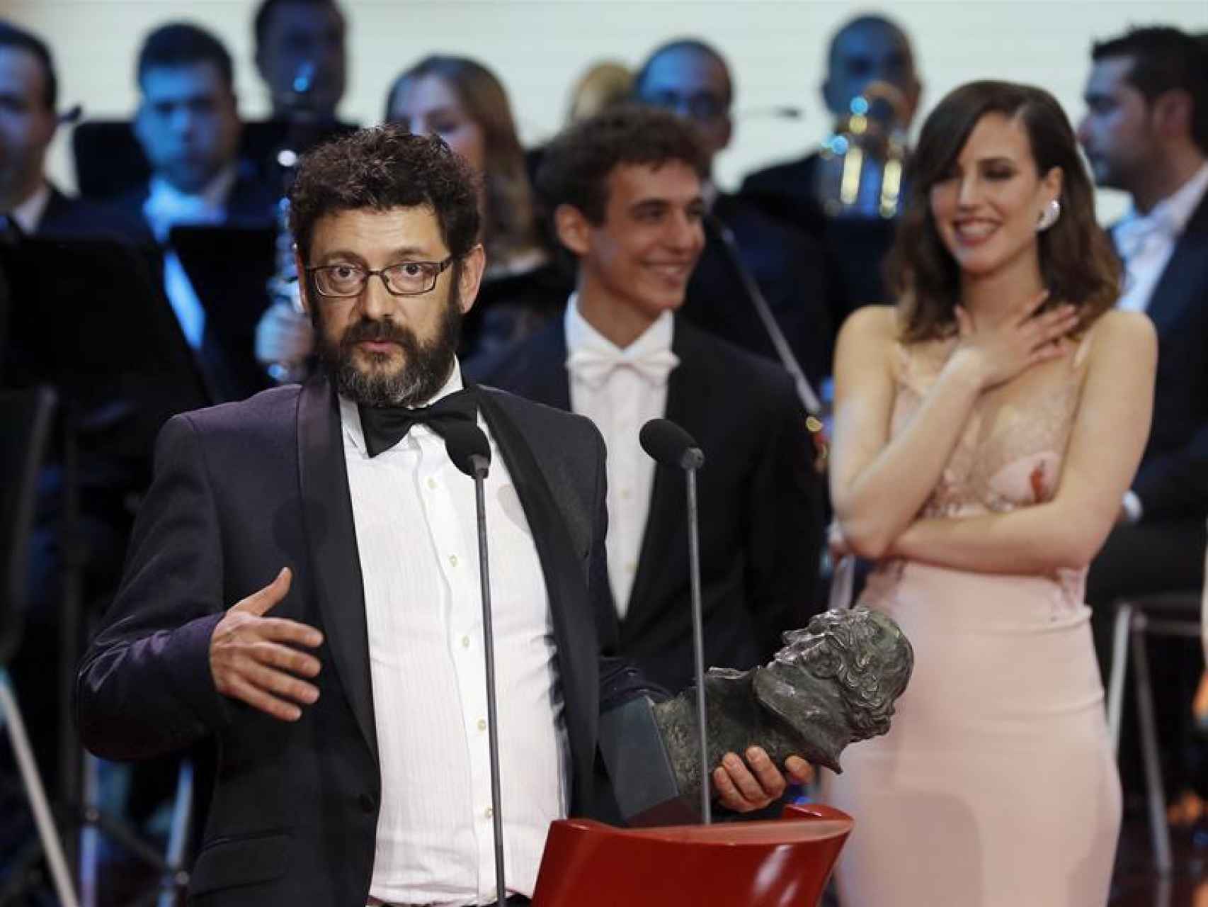 Manolo Soto recibe el premio al mejor actor de reparto por Tarde para la ira.