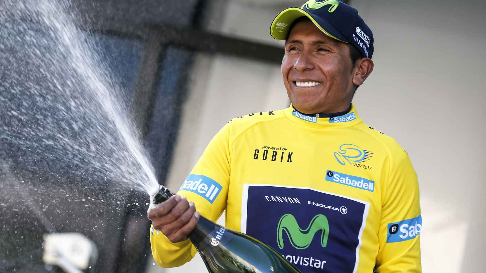 Nairo Quintana celebra su victoria en la Vuelta a la Comunidad Valenciana.