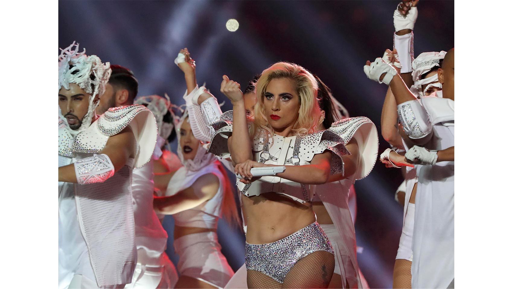 Lady Gaga, durante su actuación en la Super Bowl./ Reuters