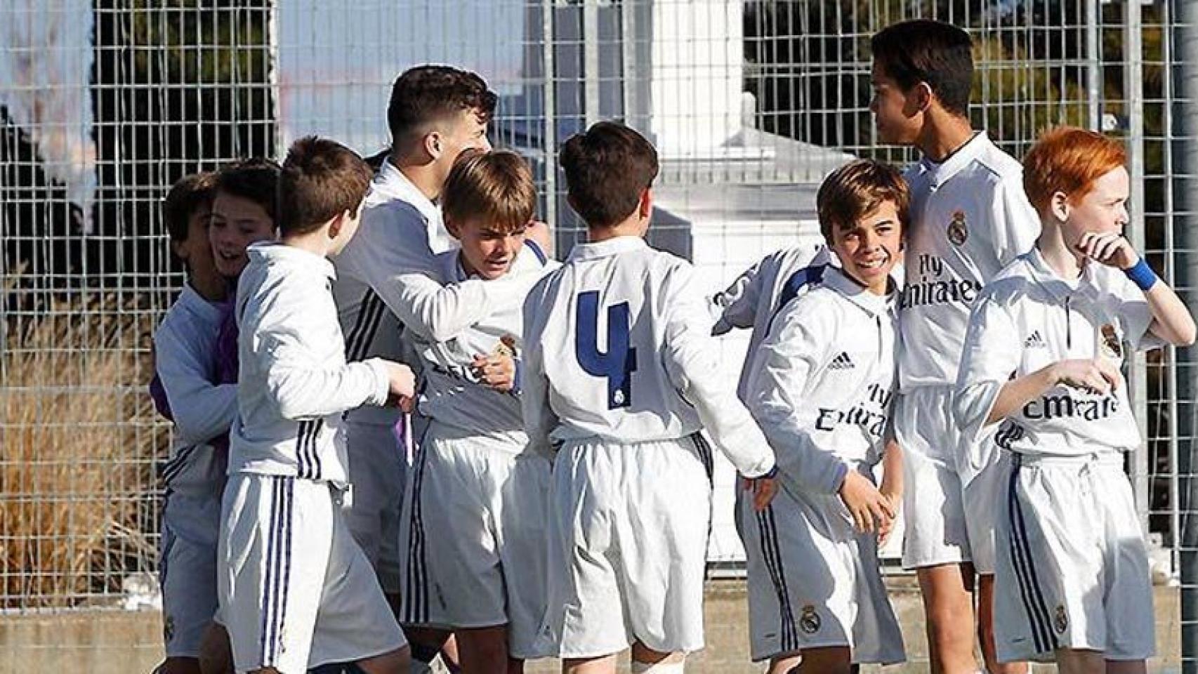 La cantera celebrando un gol