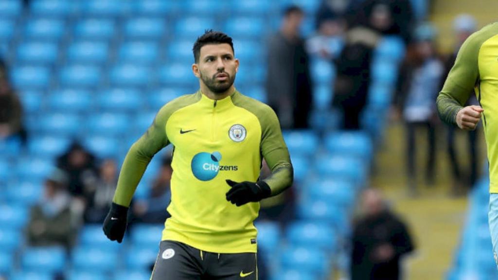 Sergio Agüero calentando con el City. Foto: mancity.com