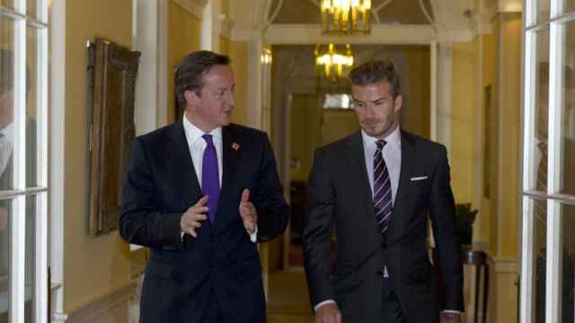 David Beckham, junto a David Cameron en Downing Street.