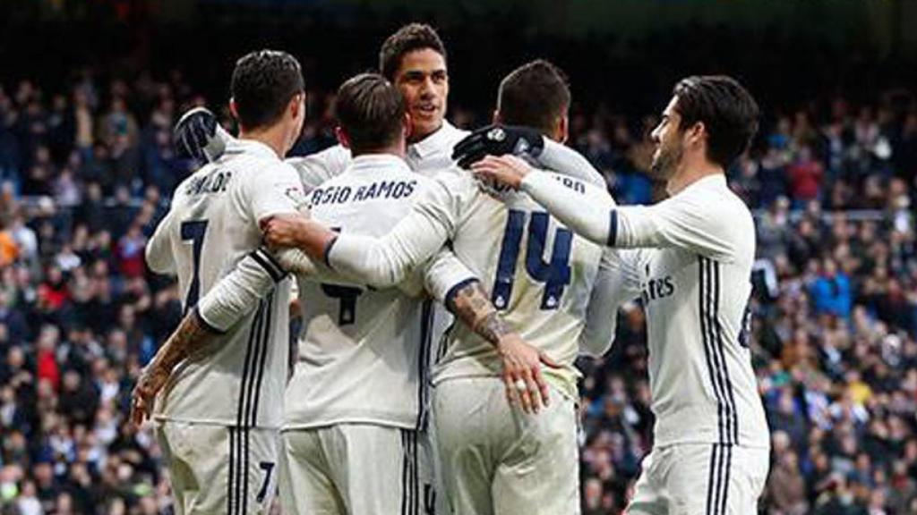 El Madrid celebra un gol ante el Málaga.