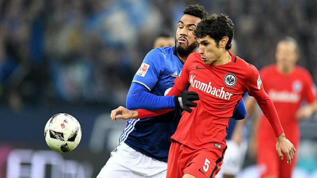 Vallejo en el Eintracht Frankfurt. Foto: Twitter @Eintracht