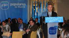 Luis Asúa, interviniendo en un acto del PP de Madrid, en 2011.