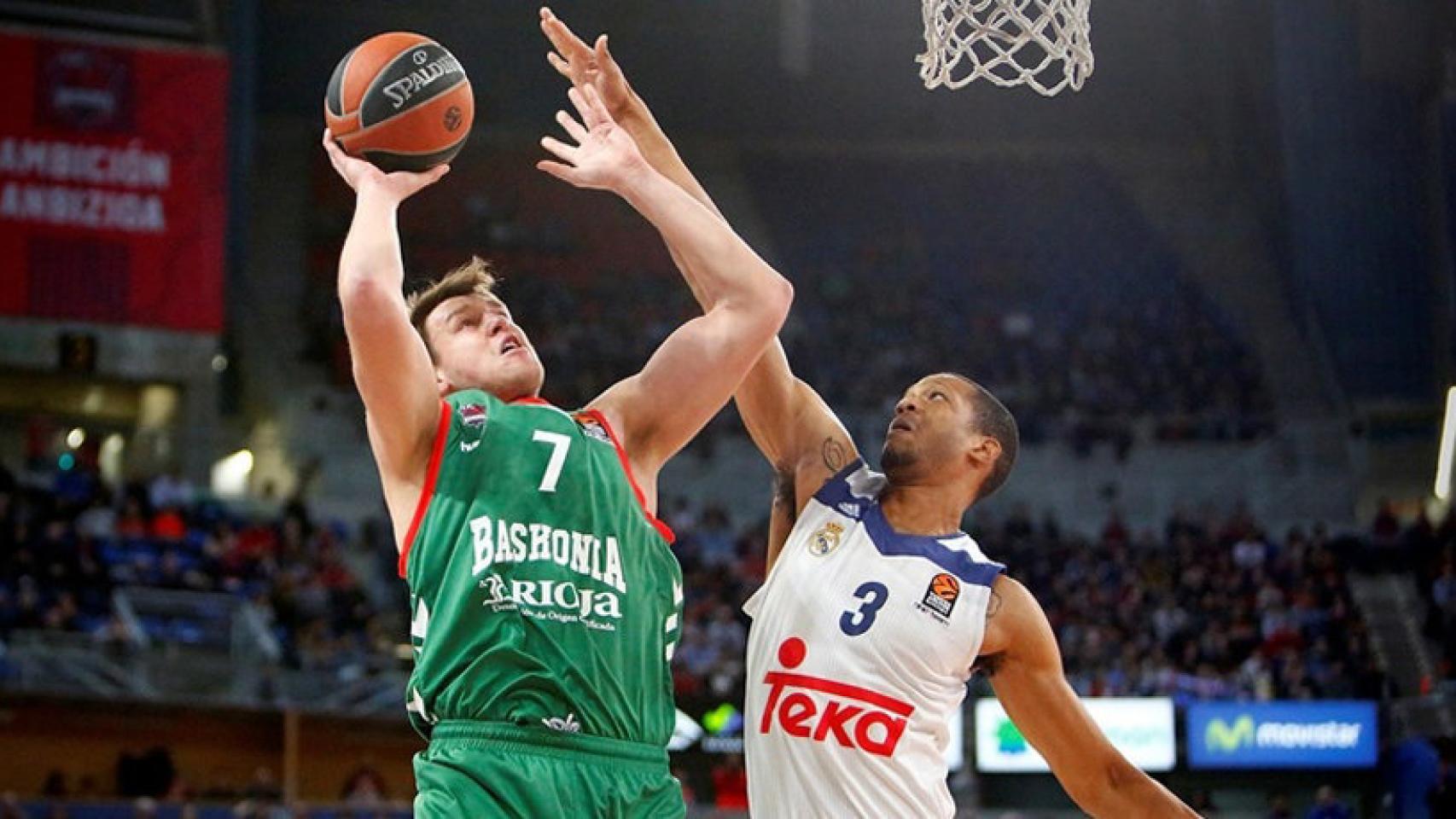 Anthony Randolph en la victoria del Real Madrid sobre el Baskonia en Vitoria. Foto: euroleague.net