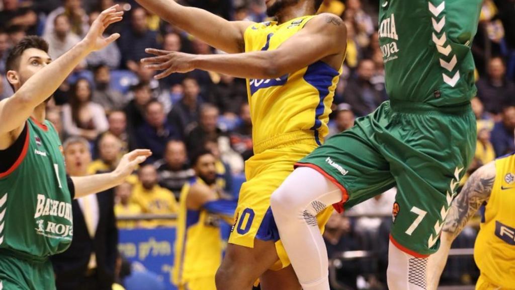 El Maccabi ganó por la mínima al Baskonia.