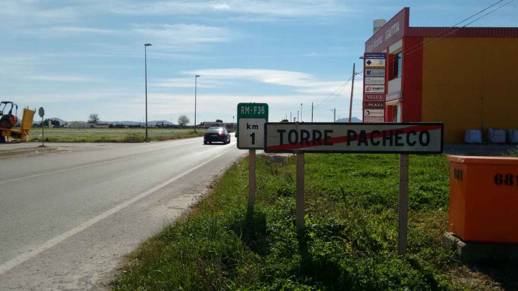 El inicio del tramo de la carretera RM-F36 en el que fallecieron los cinco chicos en Murcia