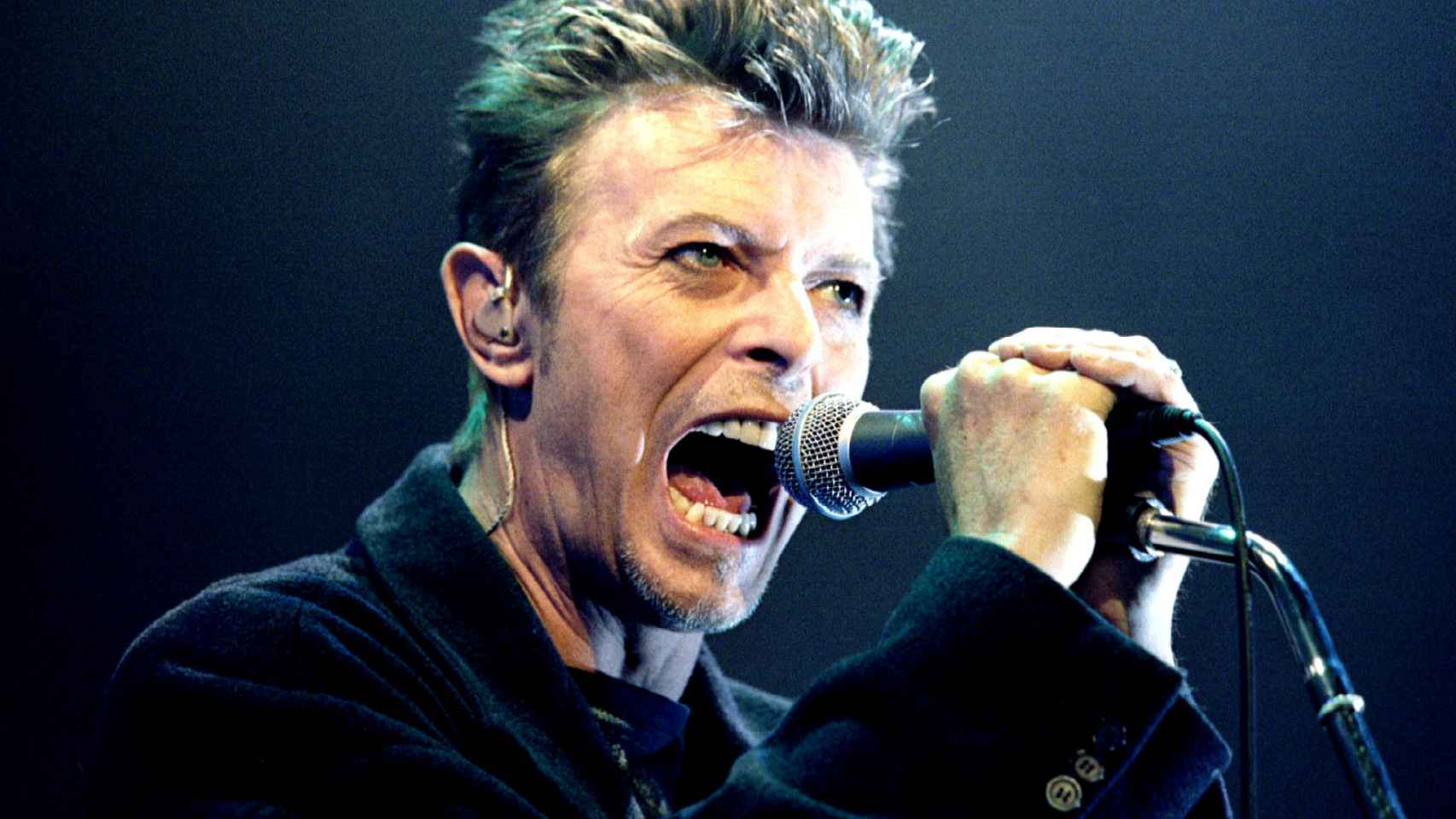 David Bowie logra a título póstumo primeros Grammy musicales de su carrera
