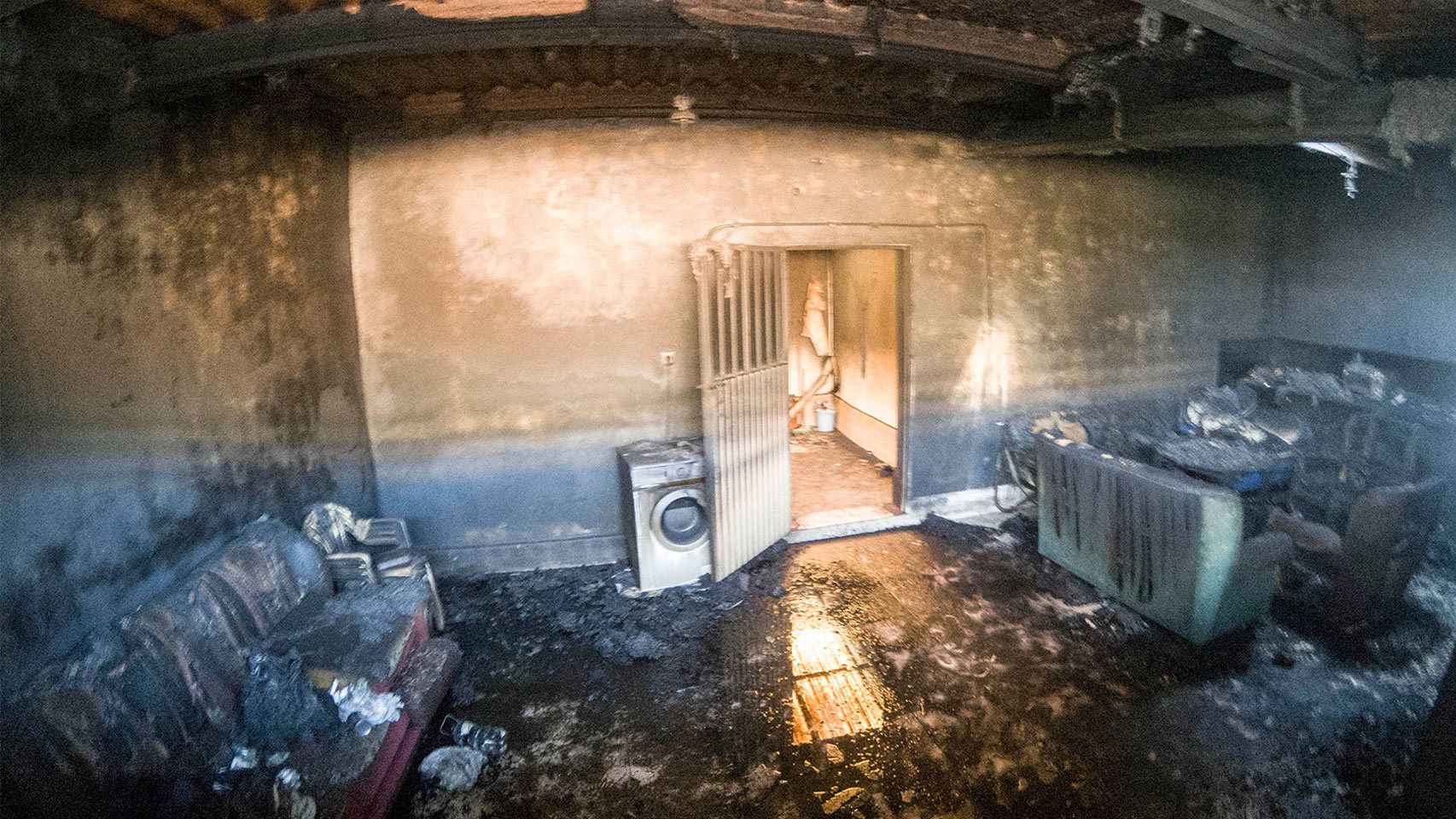 Los tres temporeros muertos por un incendio en Jaén vivían en un garaje
