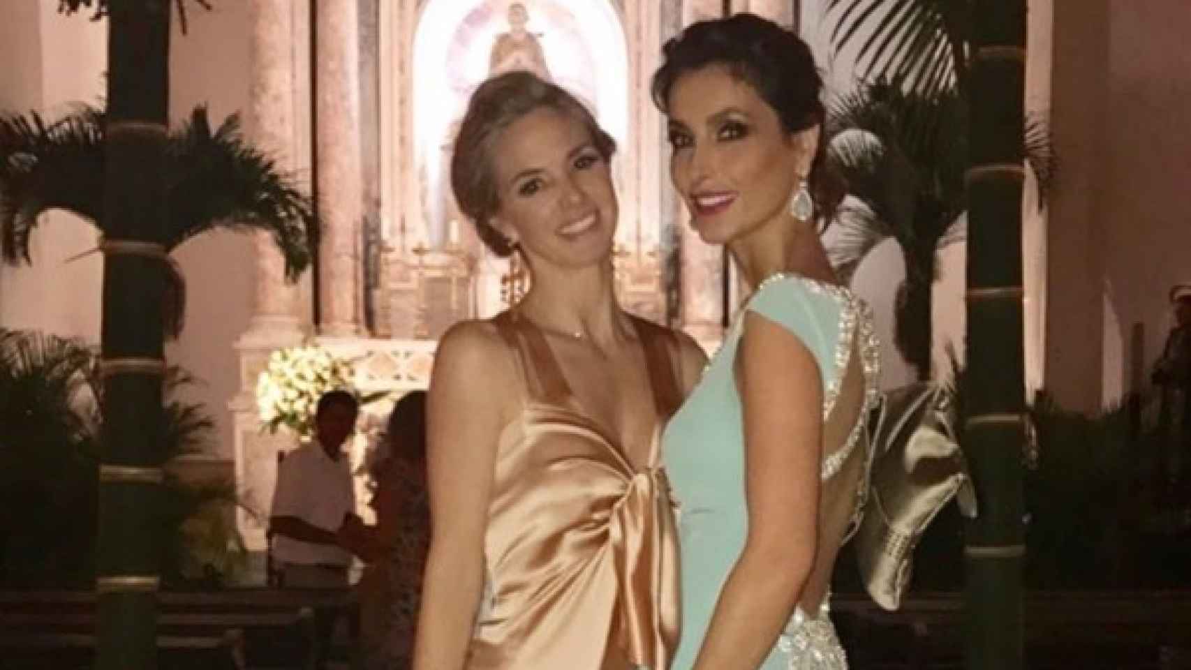 Genoveva Casanova y Paloma Cuevas, dos amigas en una boda en Colombia.