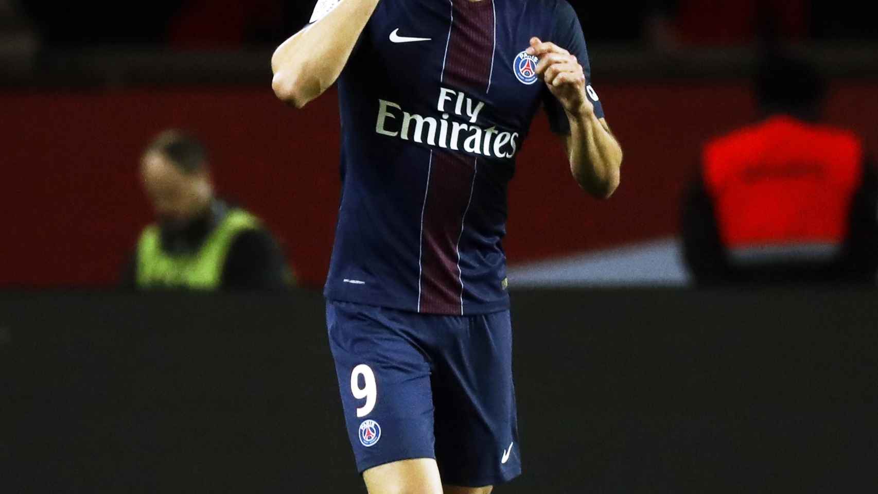 Cavani celebra un gol ante el Lille en la Liga 1 francesa la semana pasada.