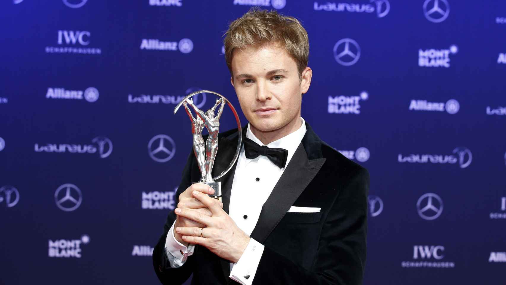 El piloto alemán de Fórmula 1 Nico Rosberg recibió el premio a deportista revelación de la temporada