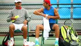 De izquierda a derecha: Toni Nadal y Rafa Nadal durante los Juegos Olímpicos de Río.