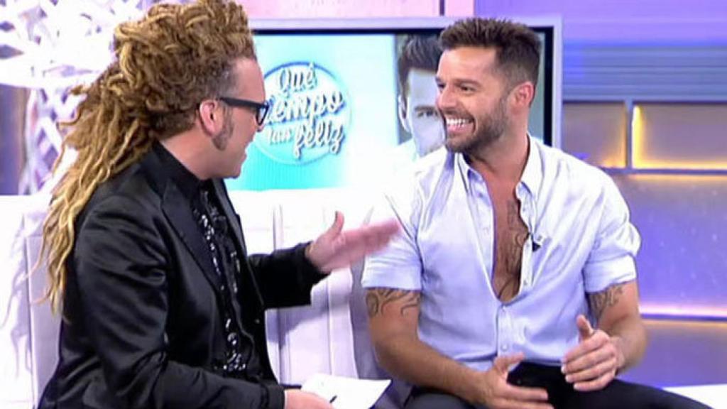 Torito junto a Ricky Martin cuando el puertorriqueño visitó el programa Qué tiempo tan feliz.