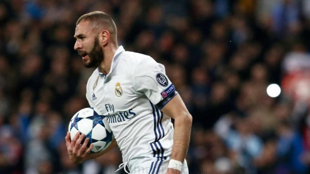 Benzema empató el partido frente al Nápoles