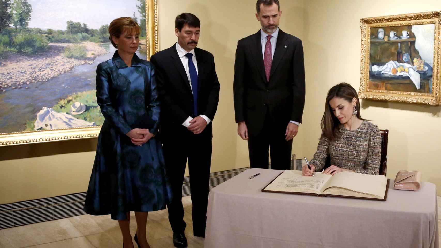 Los reyes, junto al presidente de Hungría y su mujer, en el Thyssen.