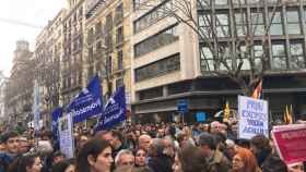 Multitudinaria marcha en Barcelona para exigir a las autoridades un mayor compromiso con la acogida de refugiados.